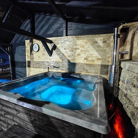 바일레헤르쿨라네 Casa Miclau 아파트 외부 사진