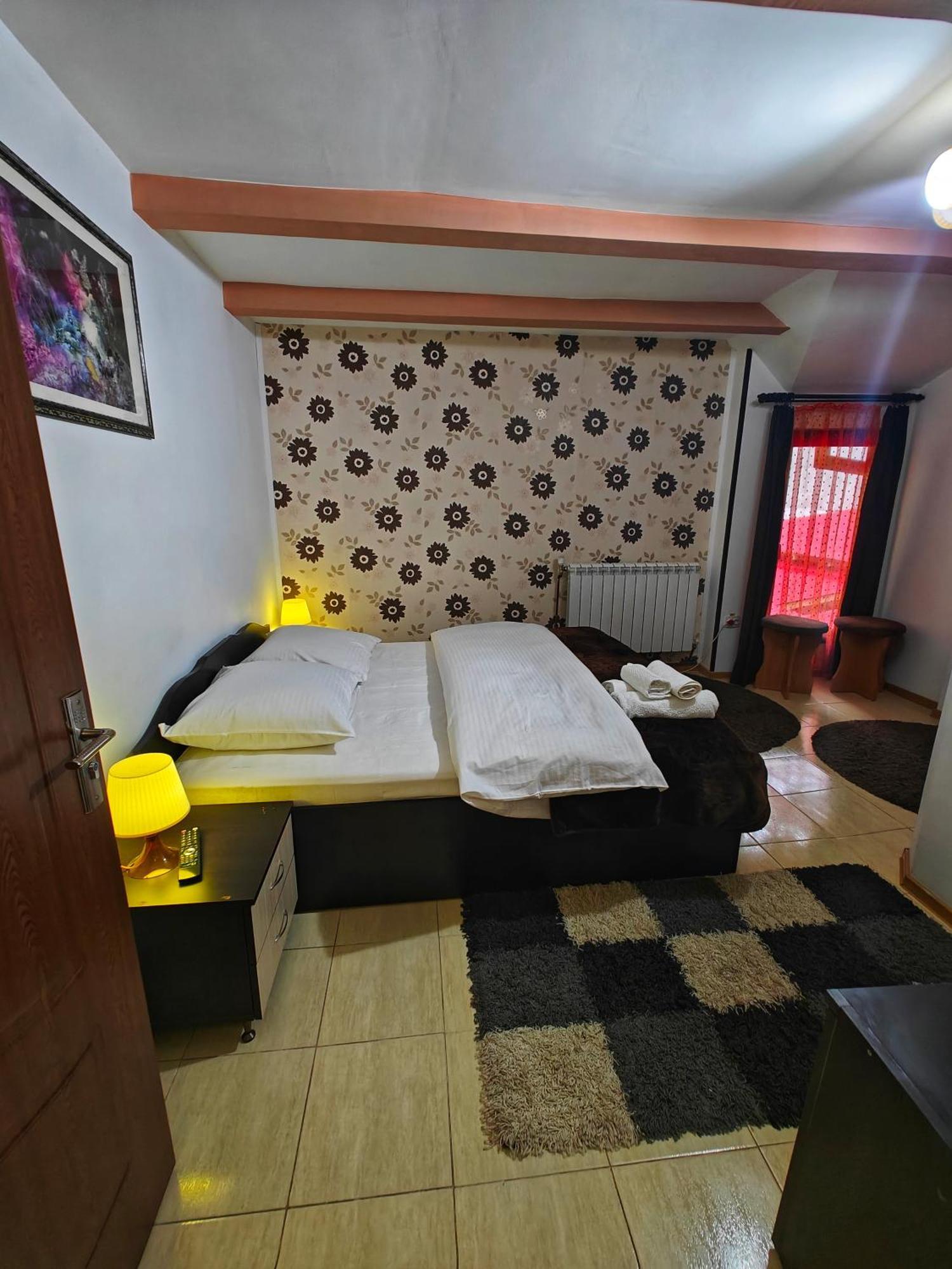 바일레헤르쿨라네 Casa Miclau 아파트 외부 사진